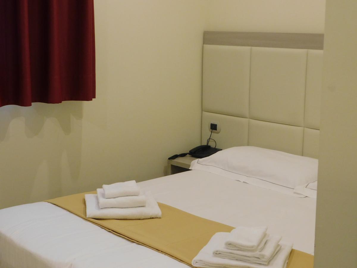 Economy Triple Room